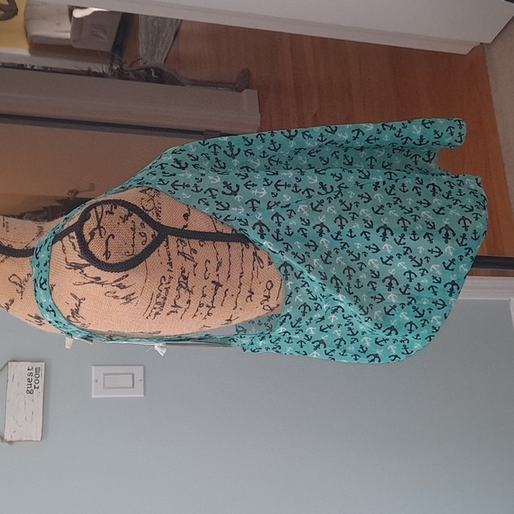 Sheeemr top - Picture 2 of 5